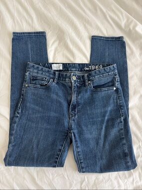 GAP Women's Skinny Jeans in Blue Wash